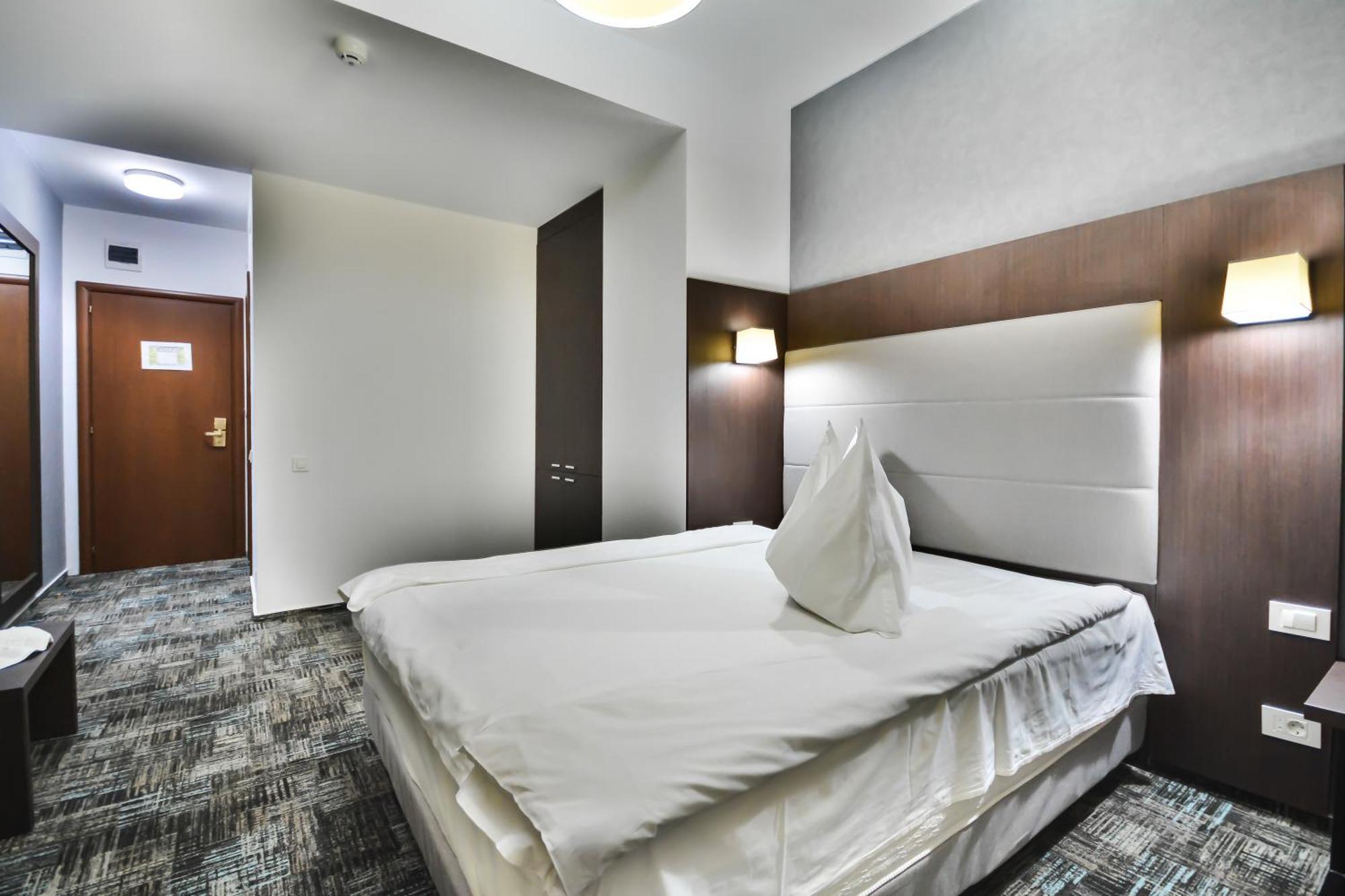 Hotel Europeca Craiova Exterior photo
