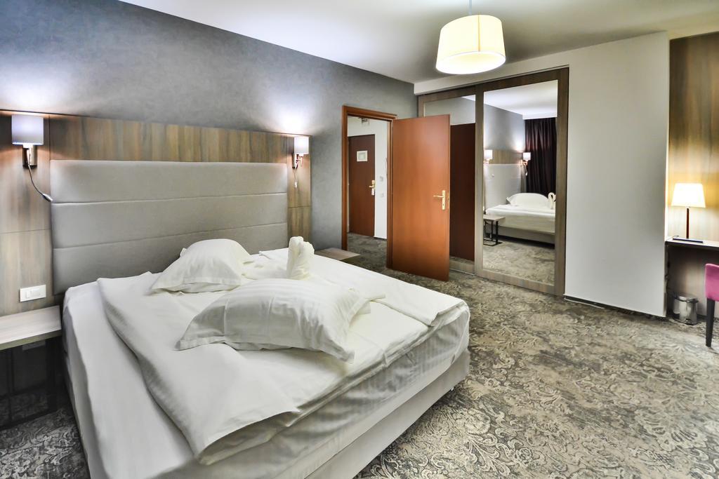 Hotel Europeca Craiova Exterior photo