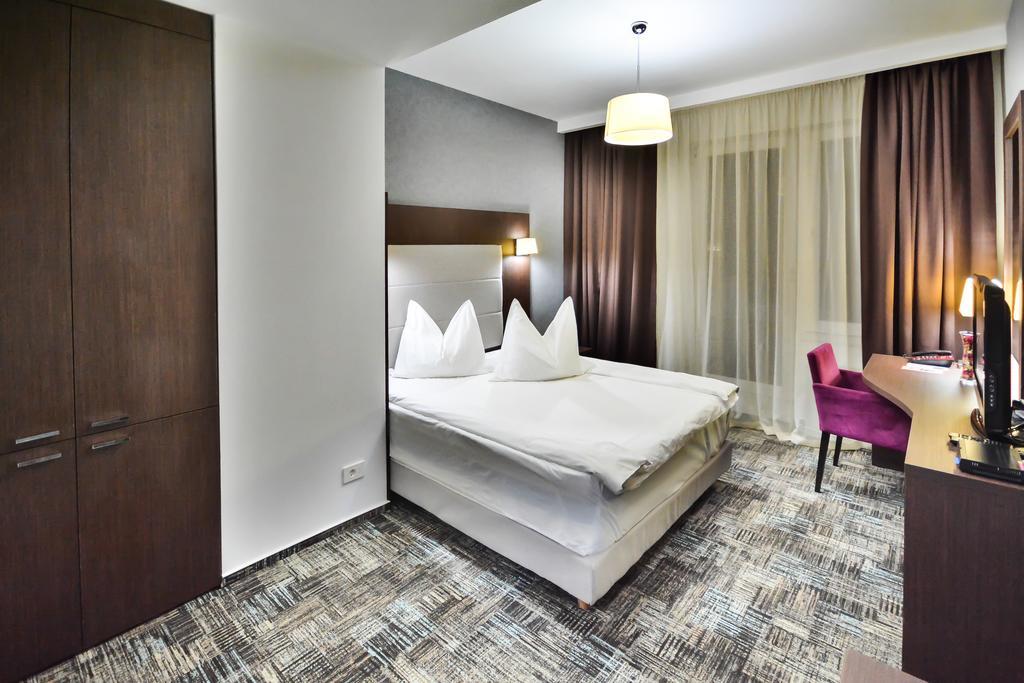 Hotel Europeca Craiova Exterior photo