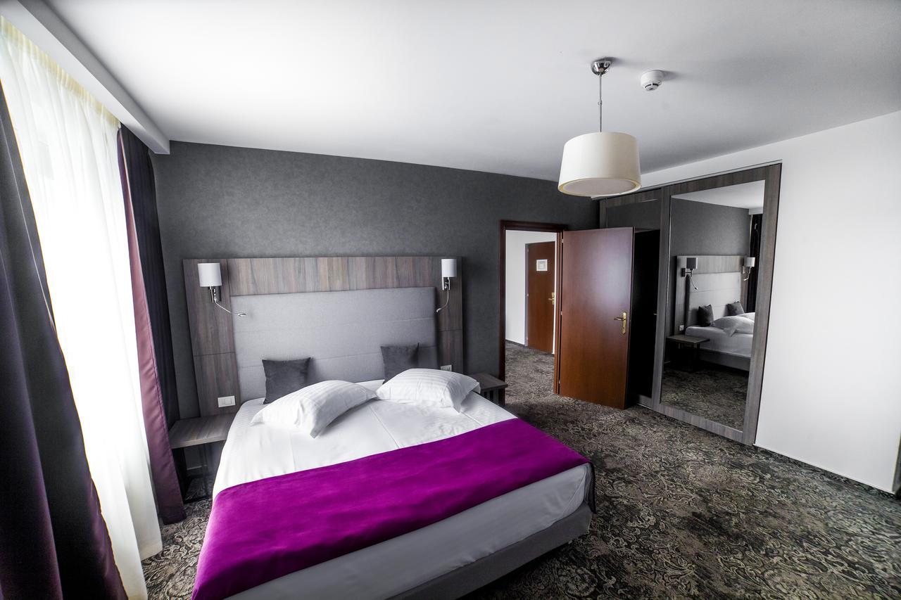 Hotel Europeca Craiova Exterior photo